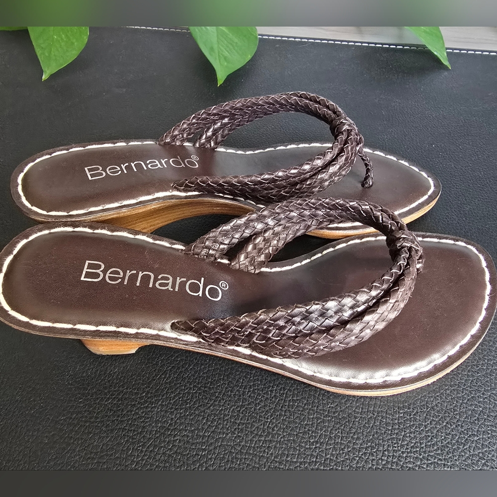 Bernardo Womens Wedge Sandals